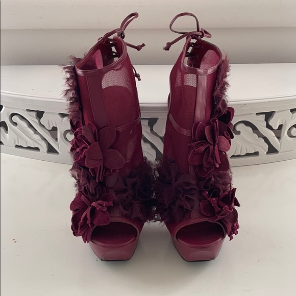 Floral Platform Heels in Burgundy - Picture 3 of 4